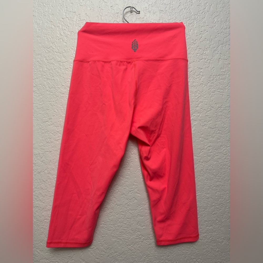 NWOT Free People Movement Capri Leggings - Picture 3 of 6